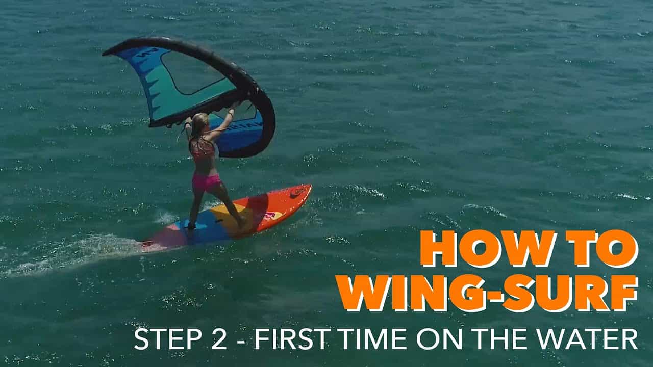 Beeld uit de video: How-To Wing Surf with Robby Naish - Step 2 - Getting on the water