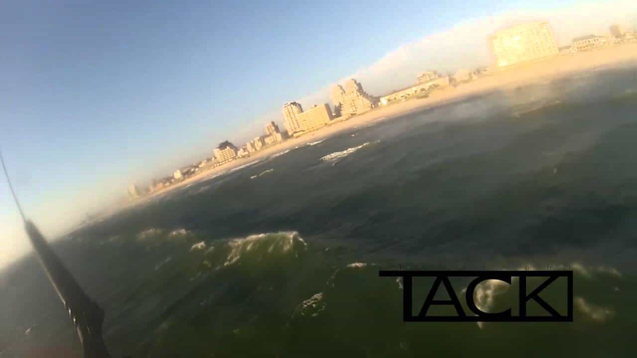 Beeld uit de video: Christophe Tack kitelooping in Cape Town, Kitebeach