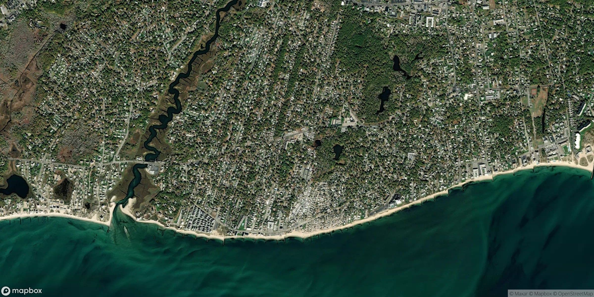 Luchtfoto van Cape Cod - Dennis Port