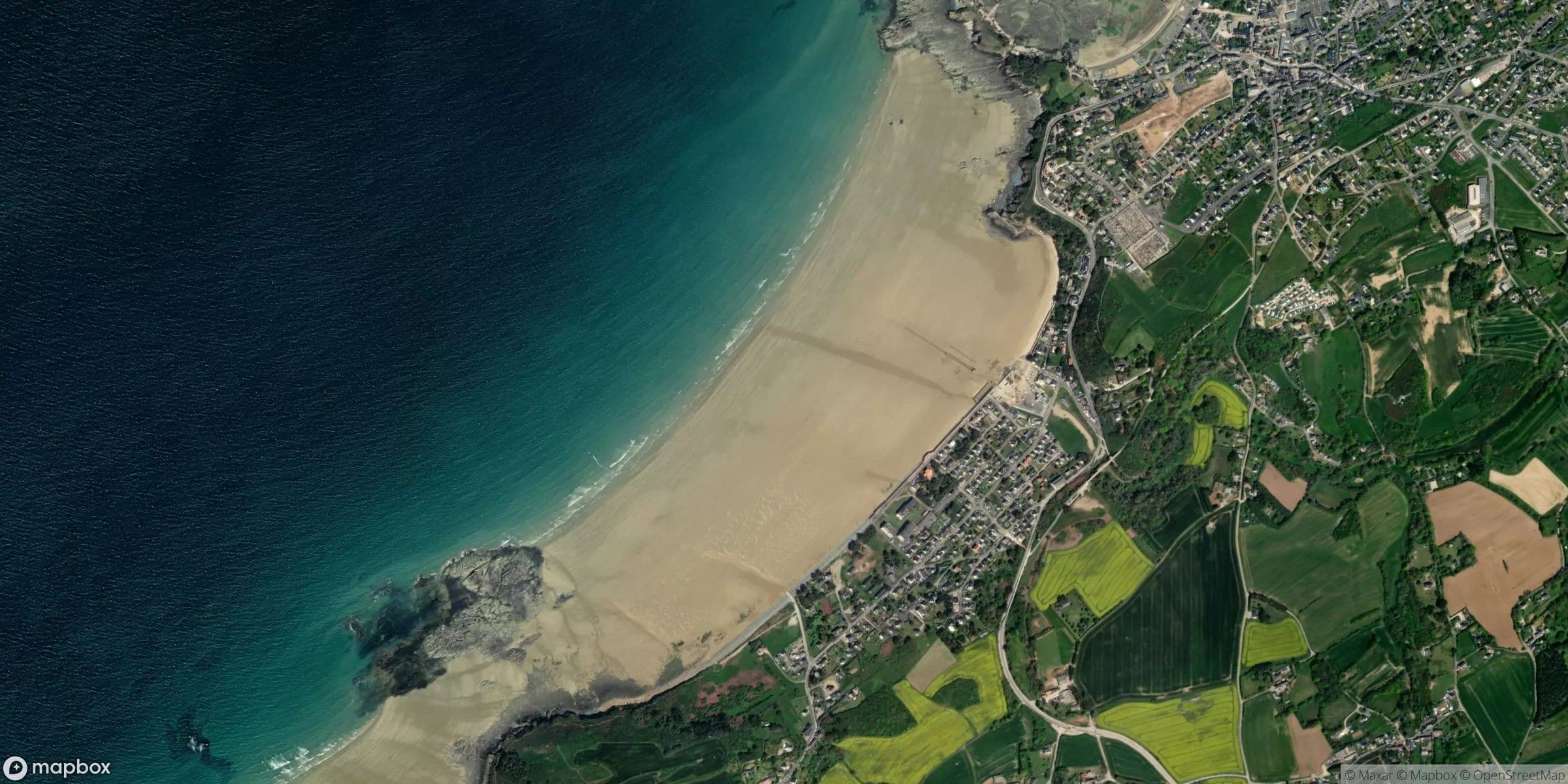 Luchtfoto van Caroual