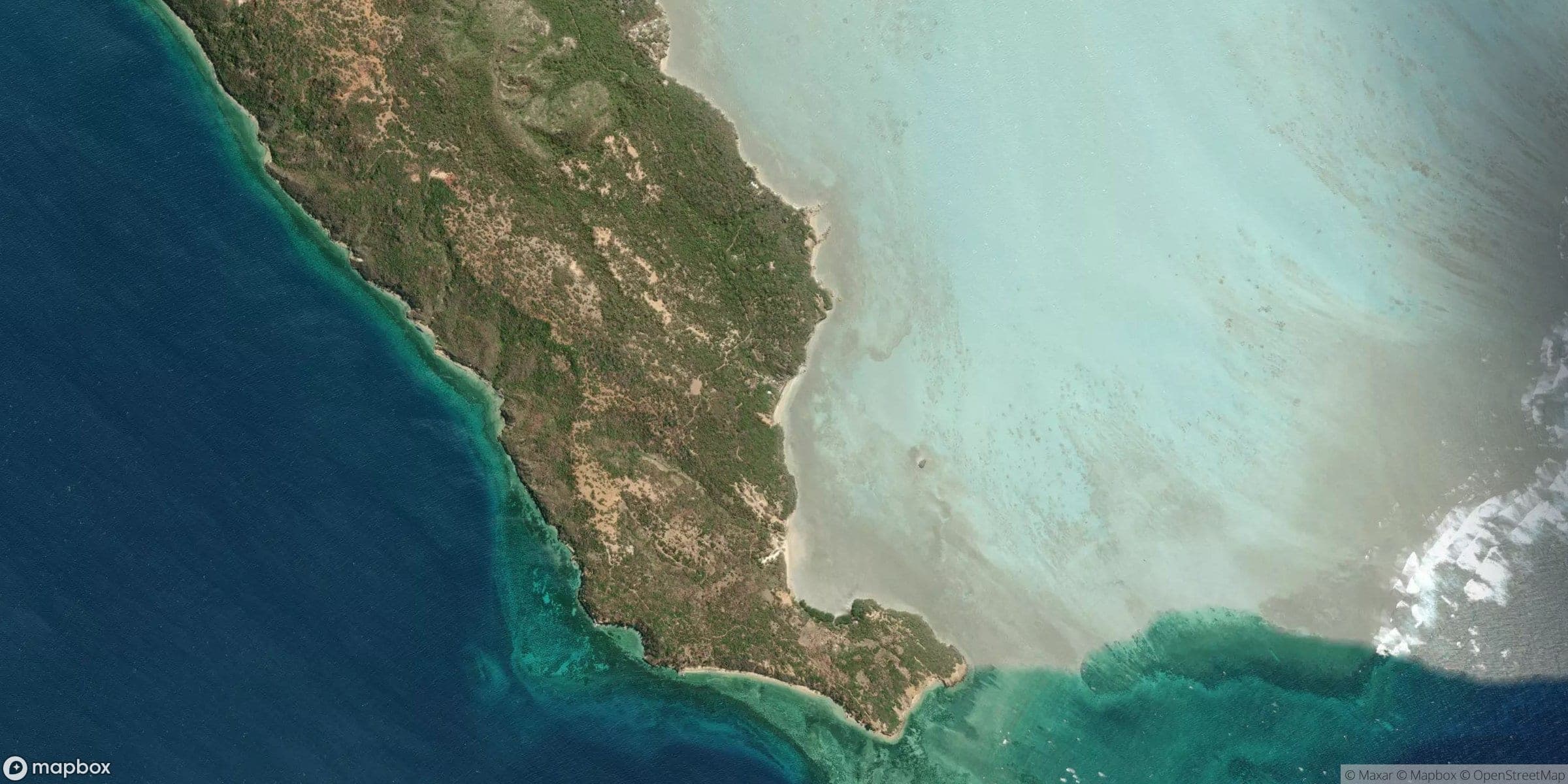 Luchtfoto van Emeraude sea