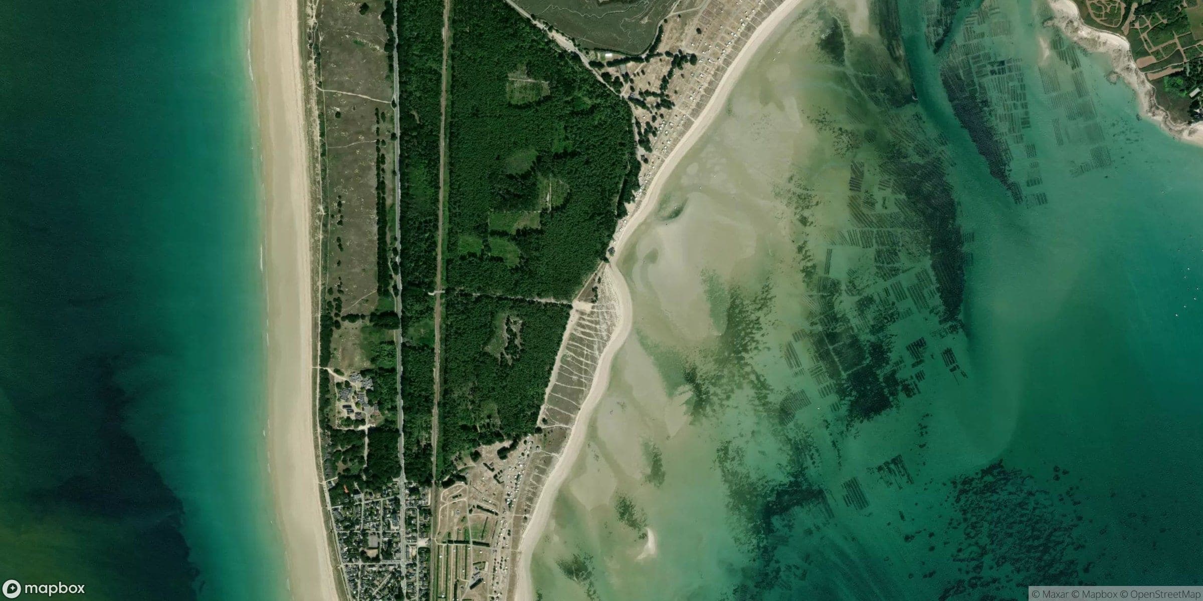 Luchtfoto van Les Sables Blancs