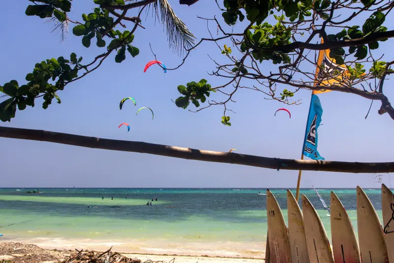 Kites boven Bulabog Beach, Boracay