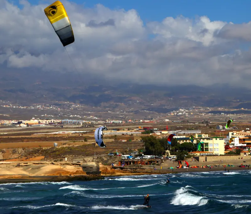 Kitesurfer bij El Médano, Tenerife
